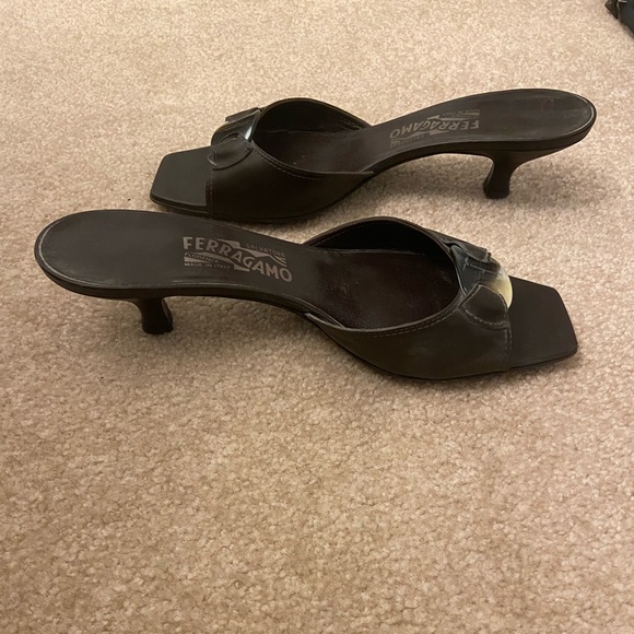 Kitten heel ferragamo shoes - Picture 2 of 2